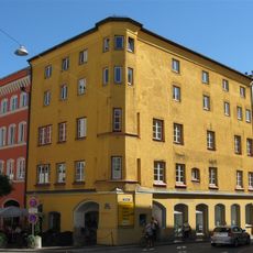 Wohn- und Geschäftshaus