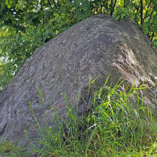 Findling am Sportplatz am Vorarlberger Damm