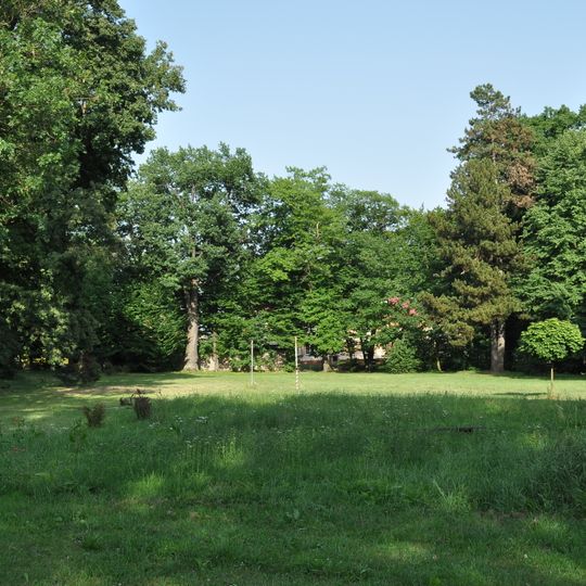 Park z aleją dojazdową