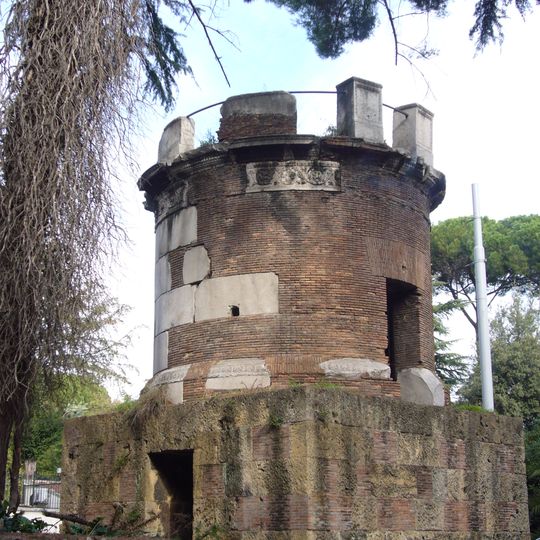 Mausoleo di Tor di Quinto (Rome)
