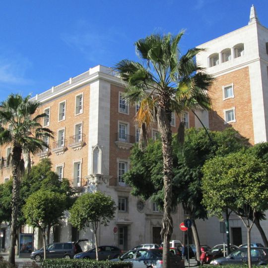 Avenida Manuel Agustín Heredia 16