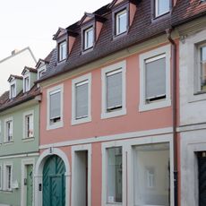 Wohn- und Geschäftshaus