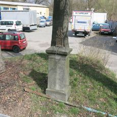 Kříž v Žitavské ulici v Růžodolu