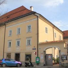 Klagenfurt, Benediktinerplatz 10