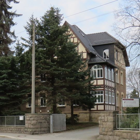 Mietvilla mit Garten und Einfriedung Oberfrohnaer Straße 84