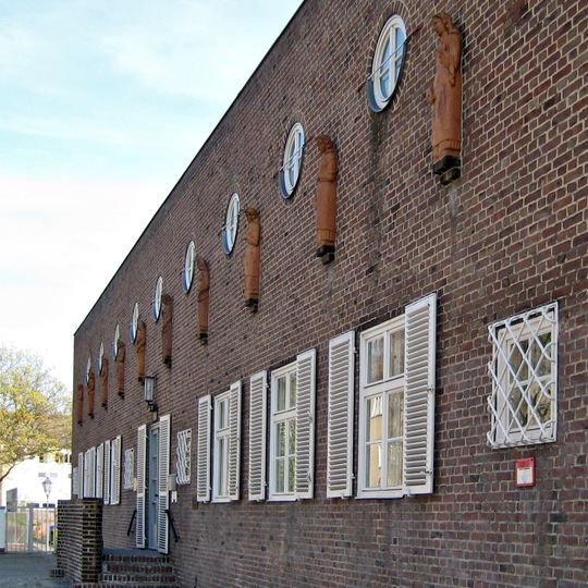 Five wise and five foolish virgins