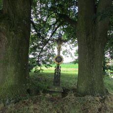 Kříž na jižním okraji Olešné před stoupáním do Pelhřimova