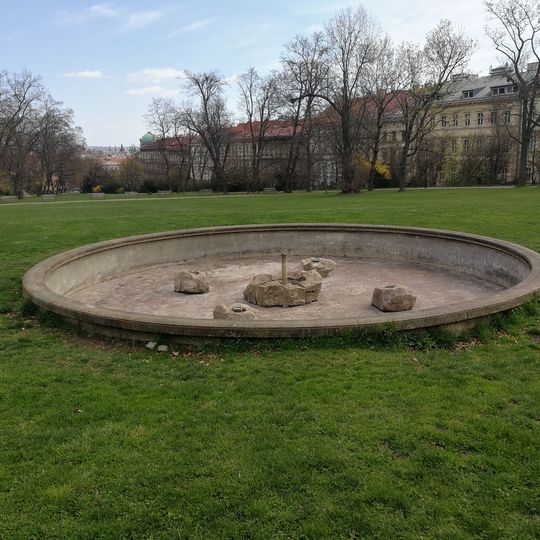 Kašna  u letohrádku Kinských na Smíchově
