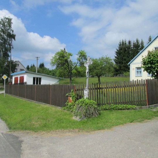 Kříž v Lodhéřově u silnice