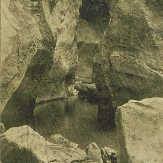 Natural Bridge State Park