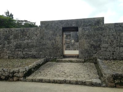入口 0