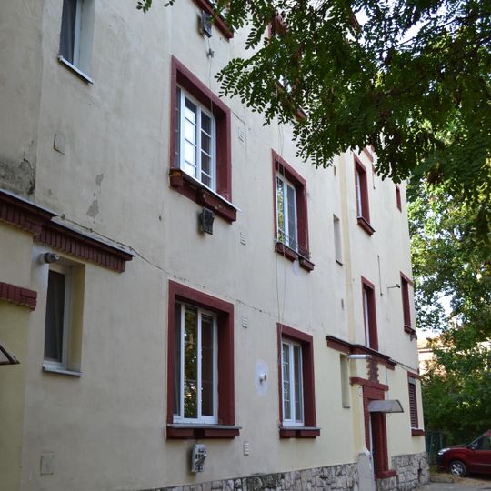 Kolónia Krajinské domky, dom bytový-sekcia V.