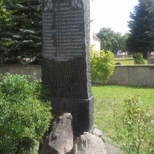 Kriegerdenkmal für die Gefallenen des 1. Weltkrieges Am Lindenplatz -