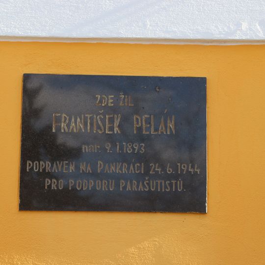 Pamětní deska Františka Pelána v Boňově