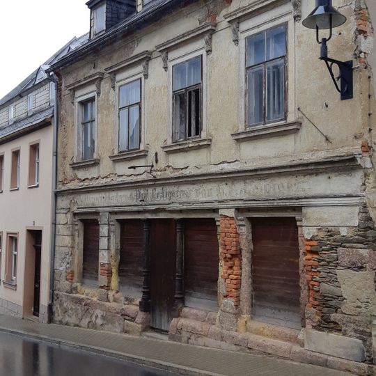 Wohnhaus in halboffener Bebauung Freiberger Straße 5