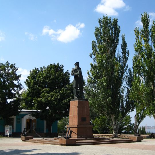 Statue of Makarov, Mykolaiv