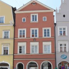 Wohn- und Geschäftshaus