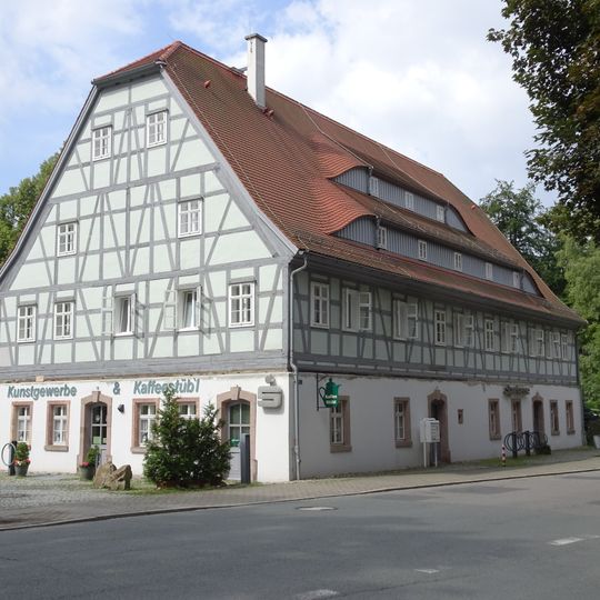 Wohnstallhaus eines ehemaligen Vierseithofes Adelsbergstraße 288