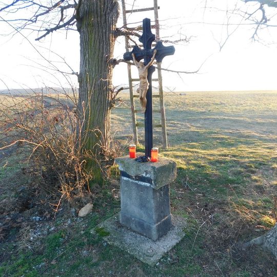 Kříž u  polní cesty jižně od Klínce