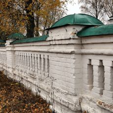 Ограда с воротами (Заколпье)