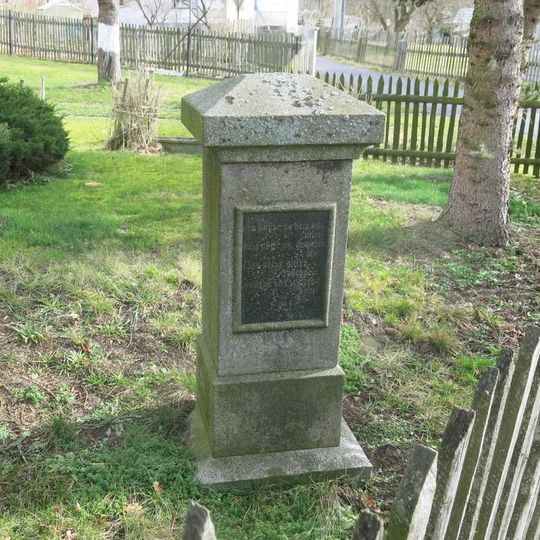 Kříž v zahradě domu 159 v Království