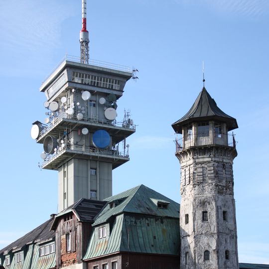 Horský hotel a rozhledna na Klínovci