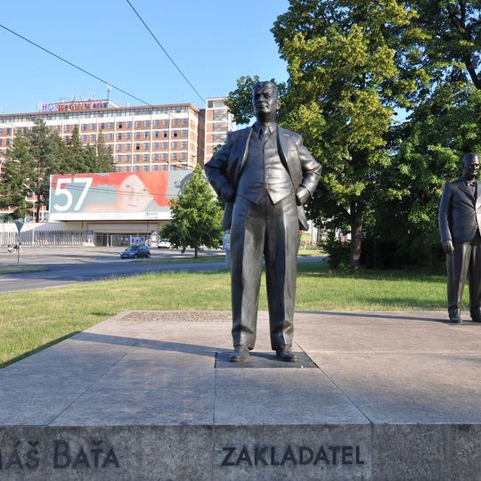 Statue of Jan Antonín Baťa and Tomáš Baťa in Zlín
