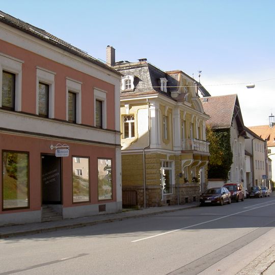 Wohn- und Geschäftshaus