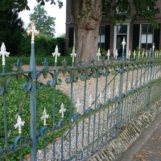 Gietijzeren spijlenhek