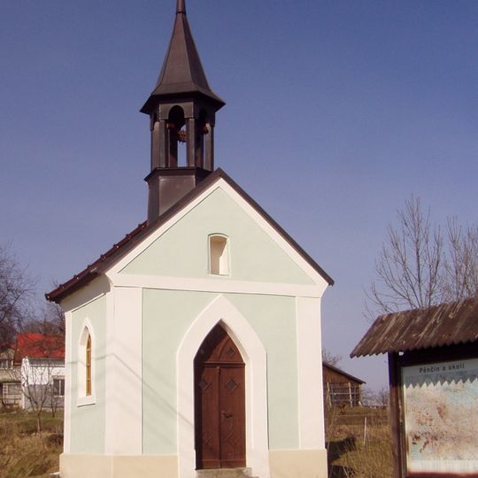Kaple na návsi v Kamení