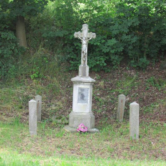 Kříž východně od Batelova u odbočky k zemědělskému družstvu