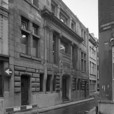 Voormalige goud- en zilverfabriek genaamd 'H. Drijfhout & Zn.' in het voormalige theater Victoria