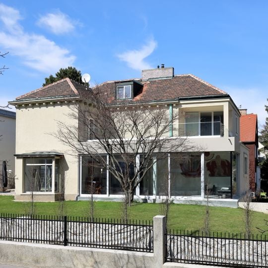 Wohnhaus Kramreiter und Einfriedung