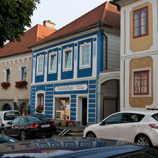 Wohn- und Geschäftshaus