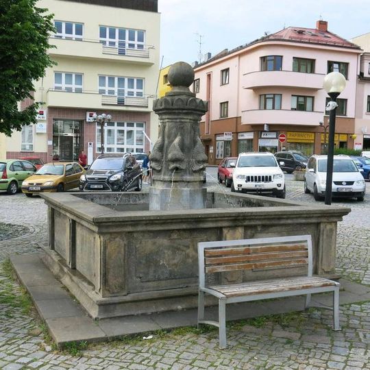 Kašna na Starém náměstí v Rychnově nad Kněžnou
