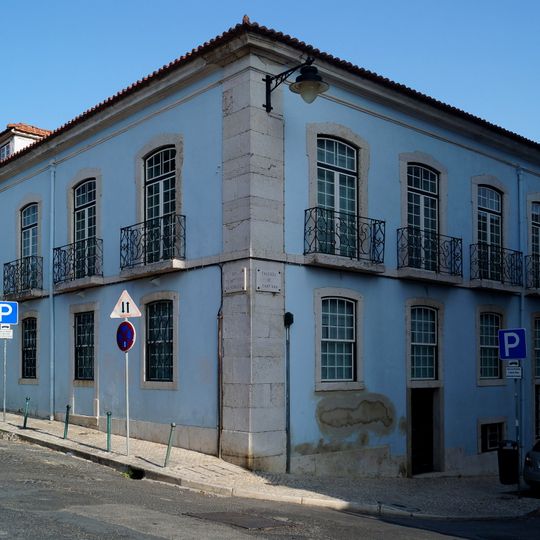 Imóvel sito na Calçada de Sant' Ana, 208 a 216, tornejando para a Rua do Instituto Bacteriológico, 8