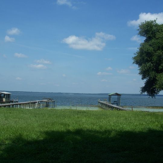 Lake Weir