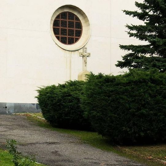 Kříž u kostela svatého Václava v Mostě