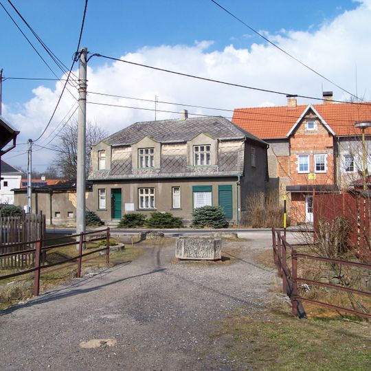 Most Sládkovy ulice přes Lomnický potok ve Svatavě