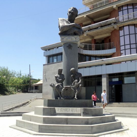 Tigran Petrosyan's monument