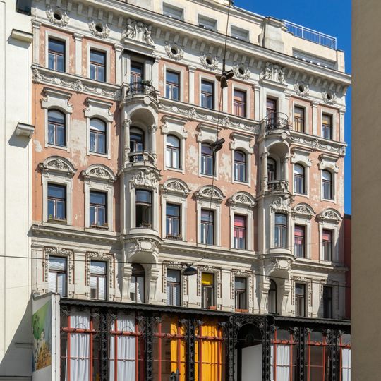 Wohnhaus mit Restaurant »Sonnenhof«