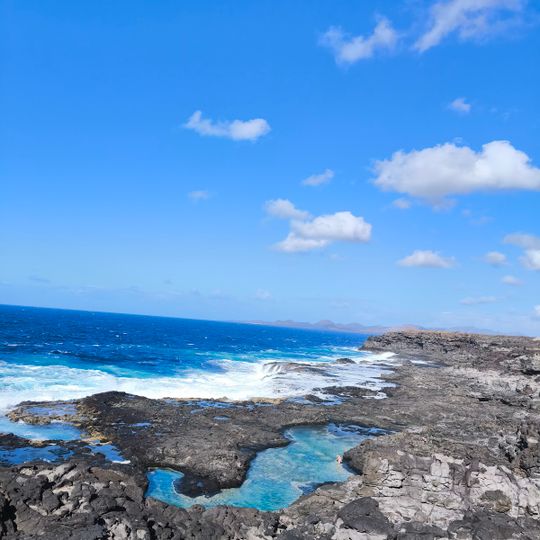 Los Charcones del Hotel Abandonando