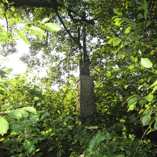 Kříž u Karhule u silnice do Načeradce