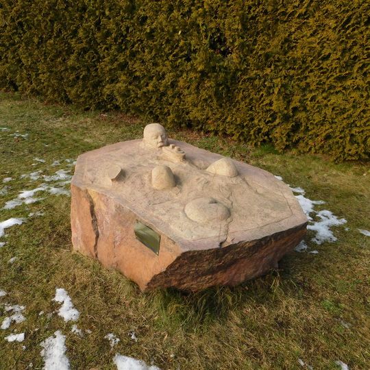 Plastika "Na Pánovce" na náměstí v Lánech