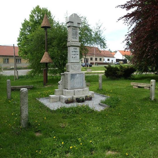 Pomník padlým v Nevcehli