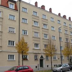 Symmetrische Mietshausreihe