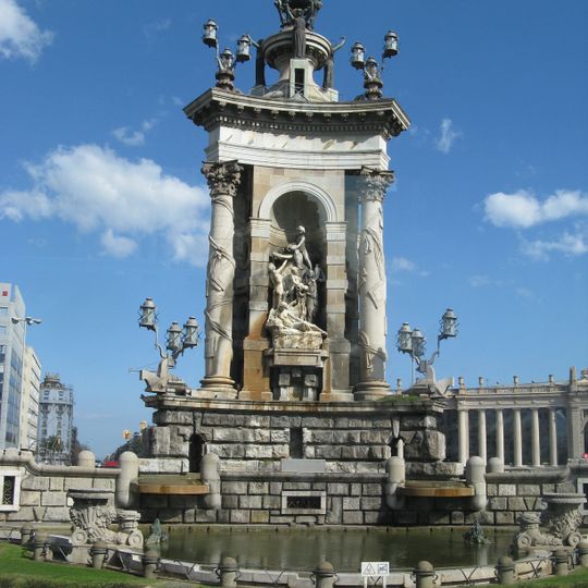Fountain in Plaça d'Espanya