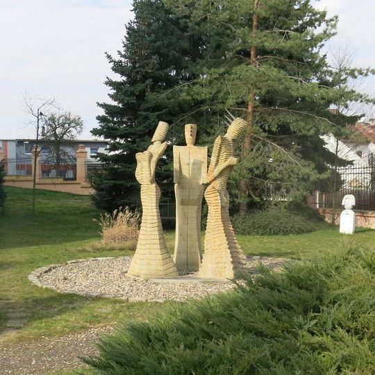 Sousoší Můza, Talent a Píle u základní umělecké školy v Jirkově