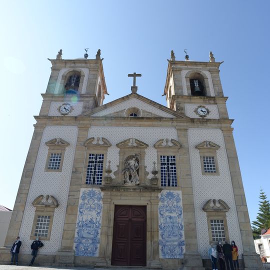 Igreja Matriz de Oliveira de Azeméis, incluindo a escadaria