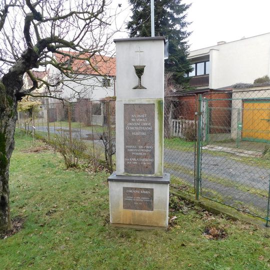 Památník u Husova sboru Aloise Spisara na Spořilově